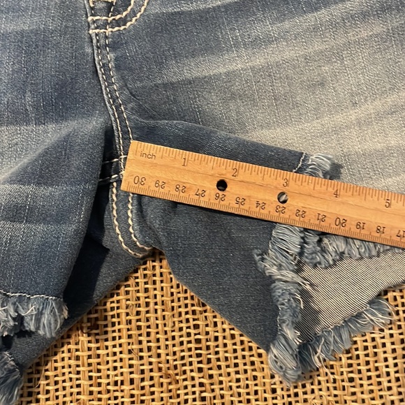 Miss Me Mid-Rise American Angel Denim Shorts Size 30, NWT - Picture 8 of 15